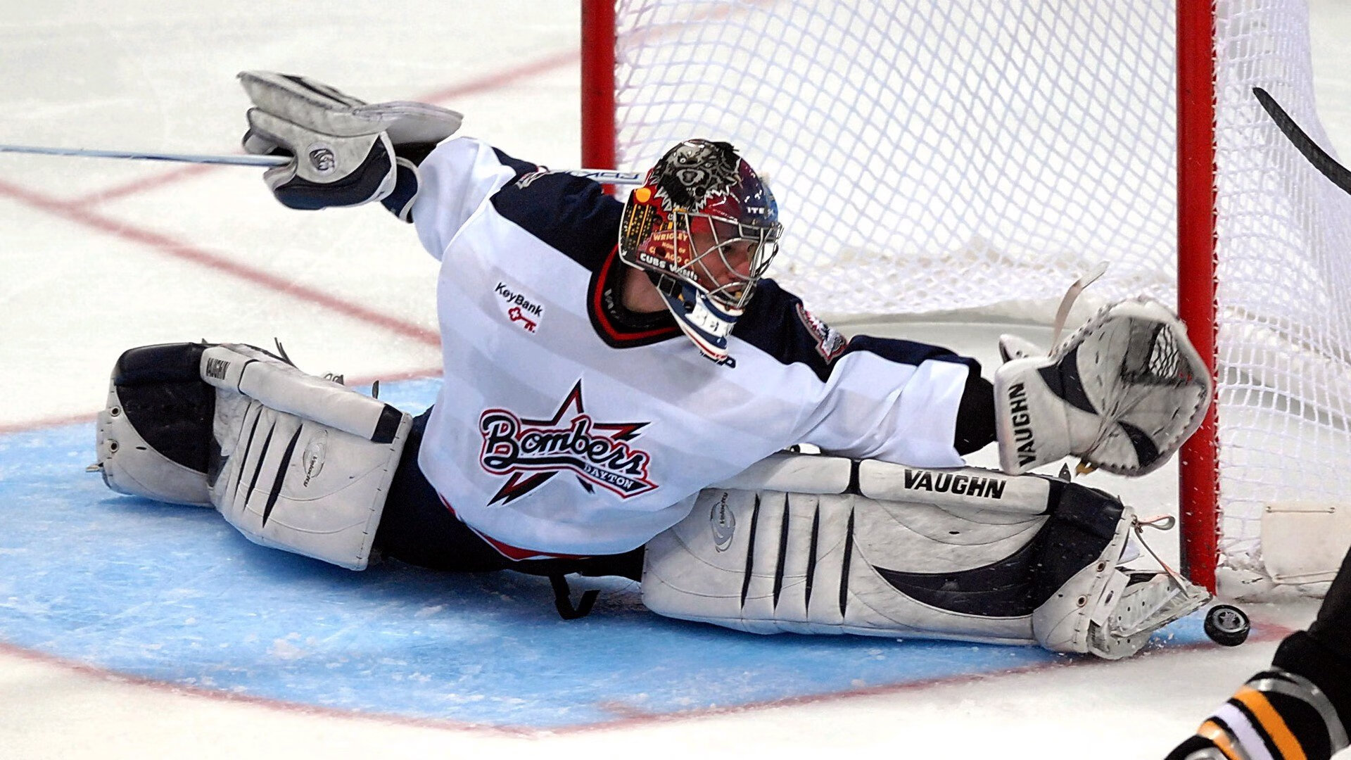 爱游戏综合娱乐-球迷狂热：现场氛围最震撼的比赛回顾，球迷视频